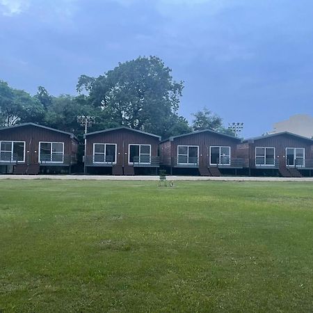 אודייפור Vrindavan Greens Resort מראה חיצוני תמונה