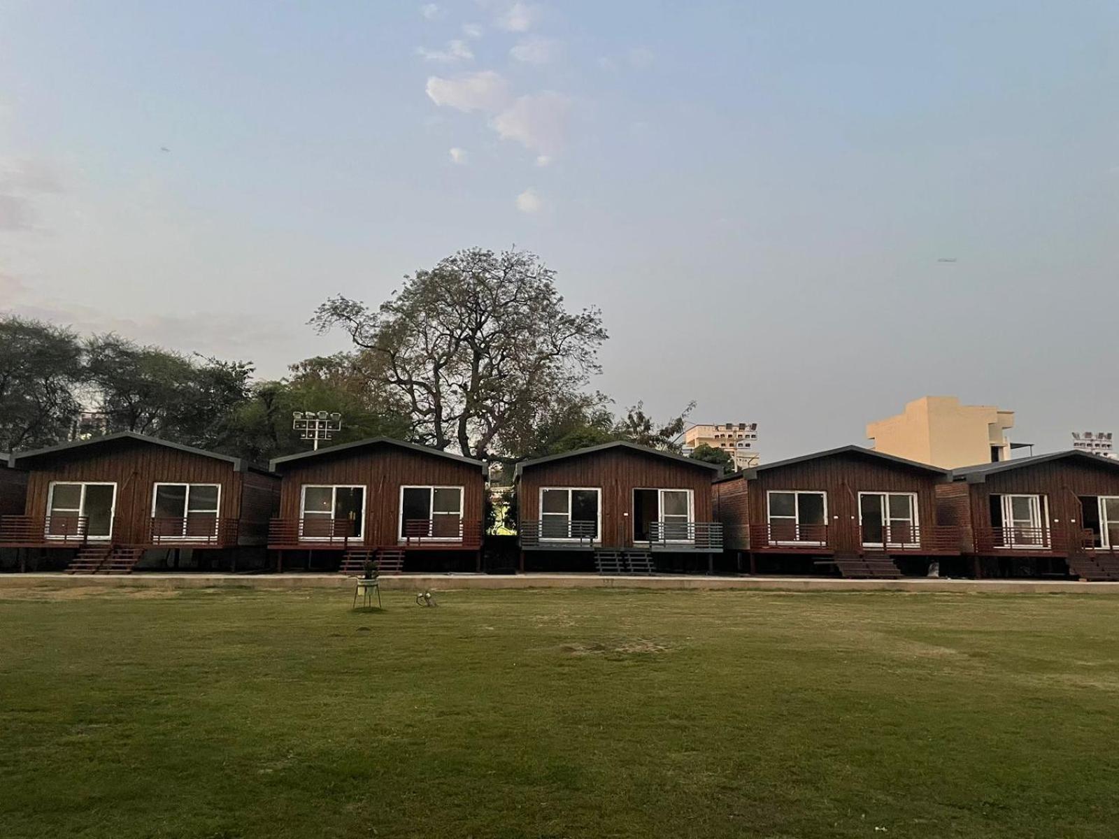 אודייפור Vrindavan Greens Resort מראה חיצוני תמונה