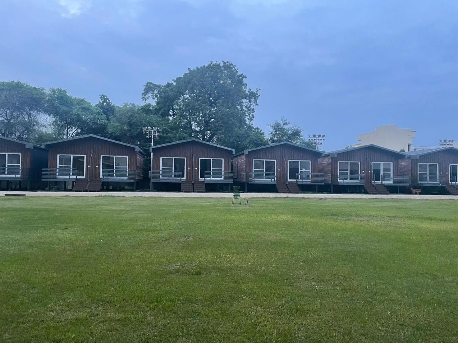 אודייפור Vrindavan Greens Resort מראה חיצוני תמונה