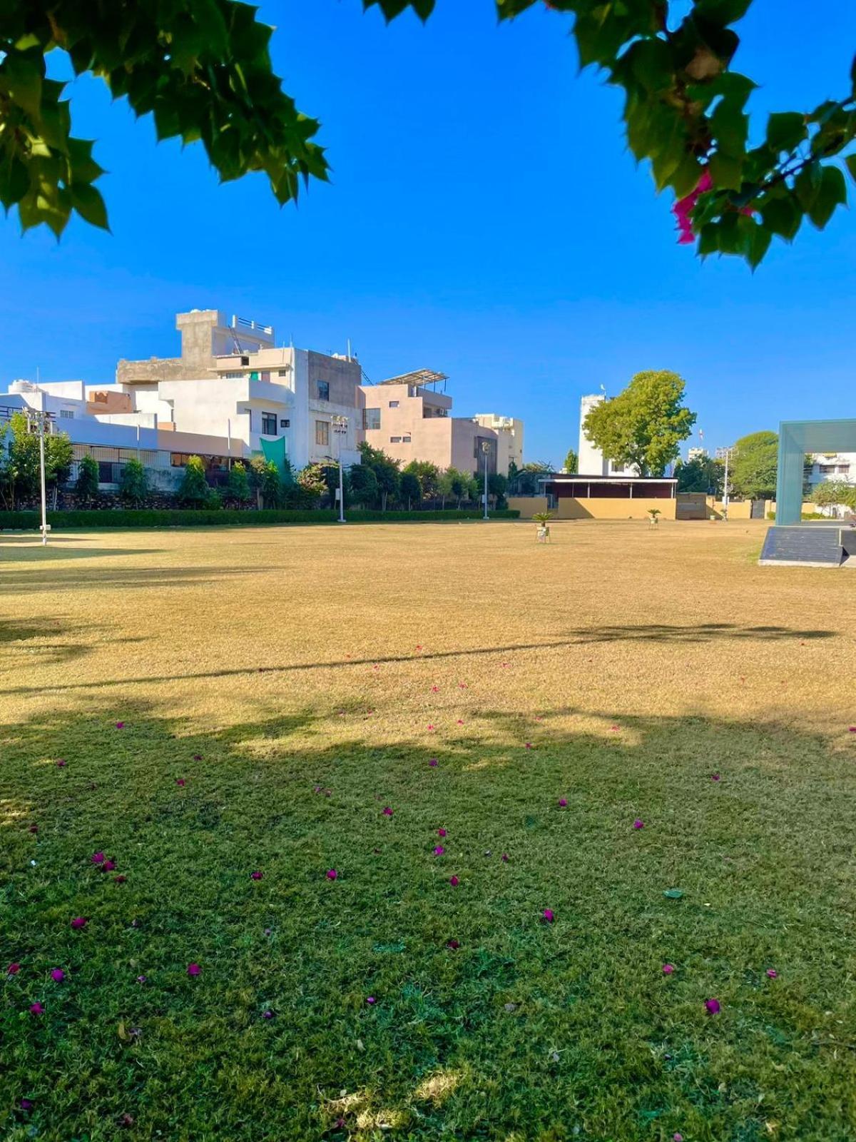 אודייפור Vrindavan Greens Resort מראה חיצוני תמונה