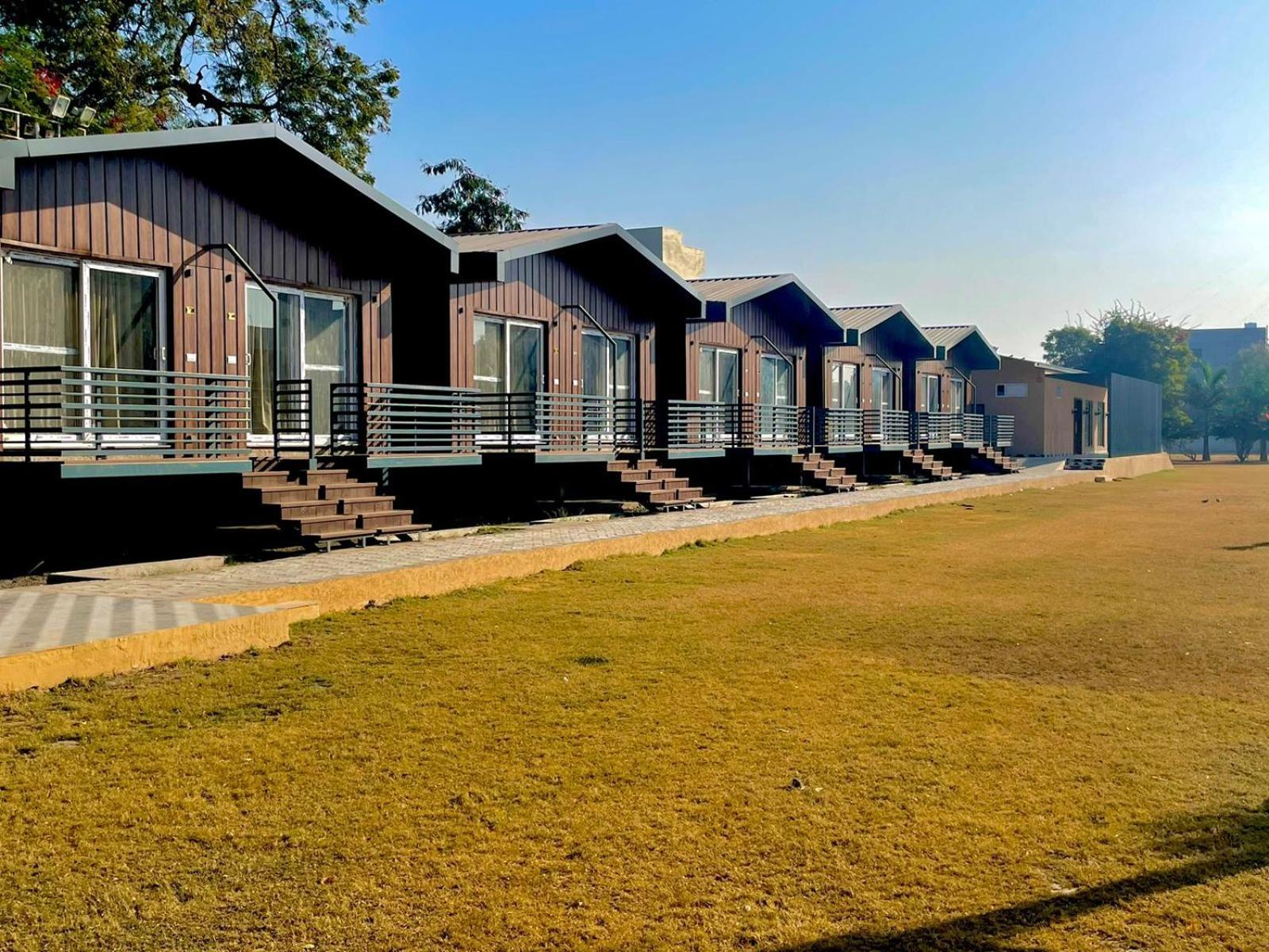 אודייפור Vrindavan Greens Resort מראה חיצוני תמונה
