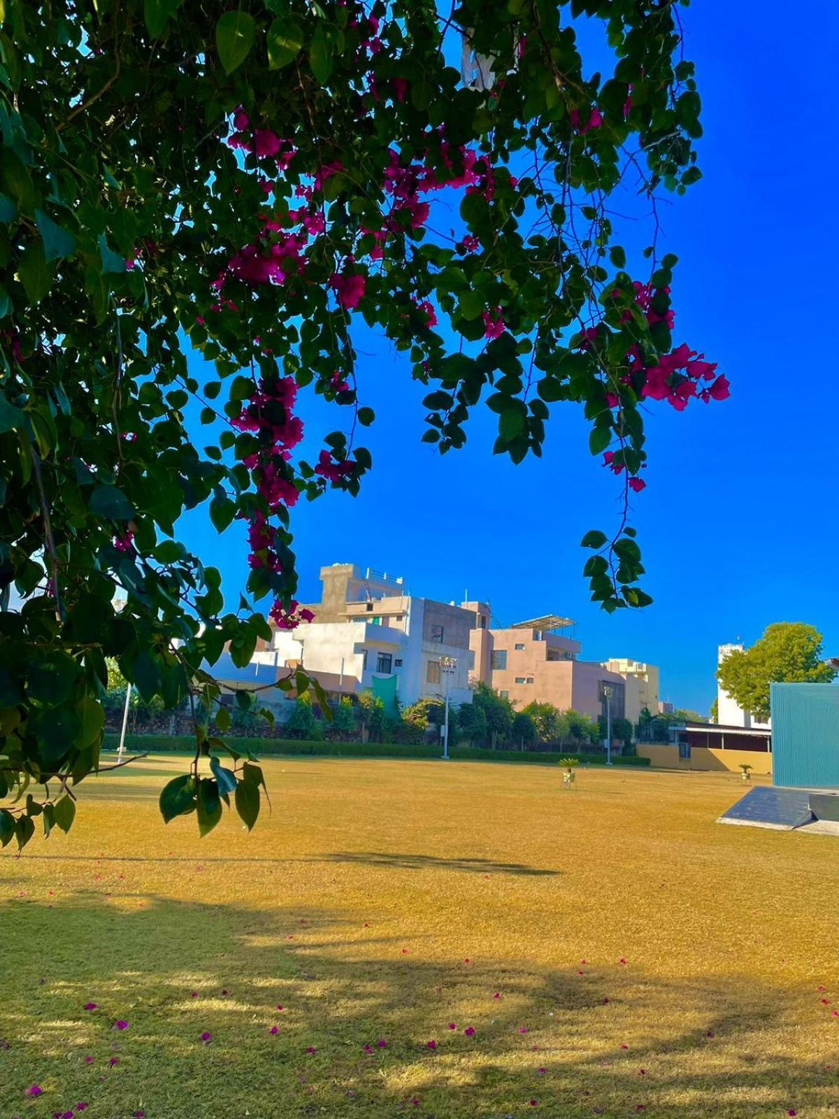 אודייפור Vrindavan Greens Resort מראה חיצוני תמונה