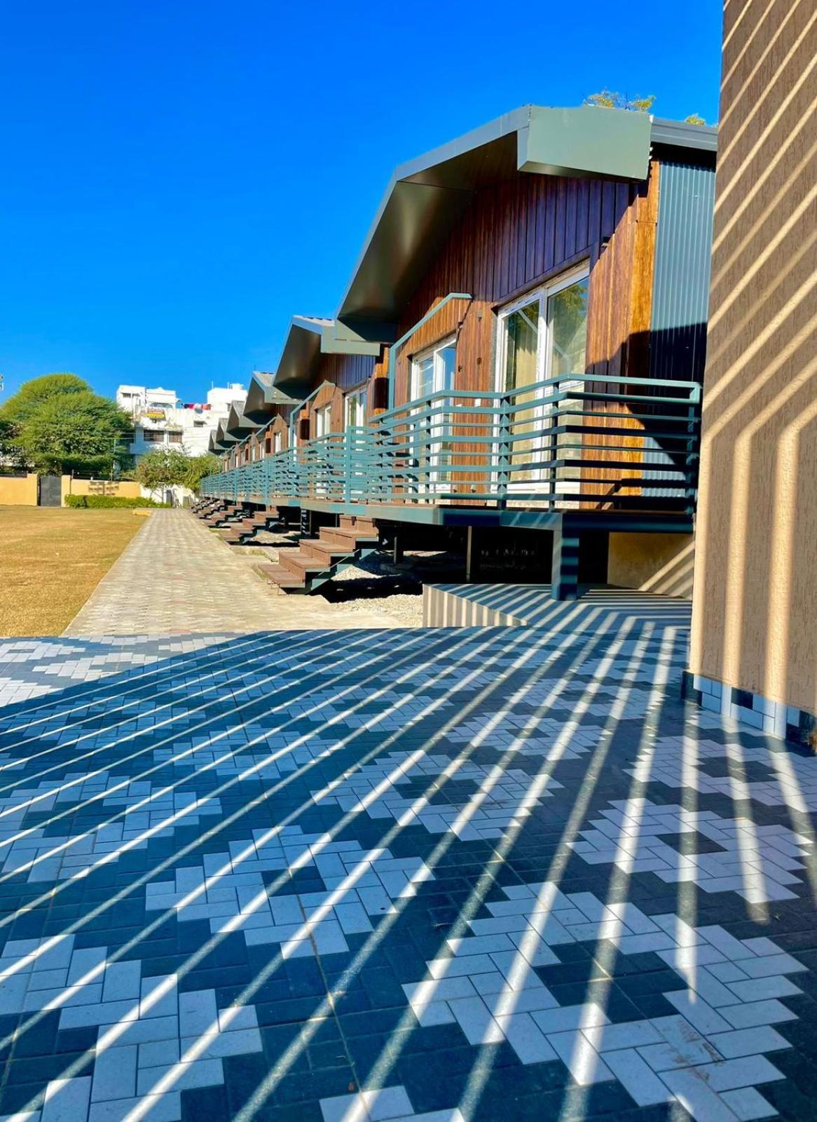 אודייפור Vrindavan Greens Resort מראה חיצוני תמונה